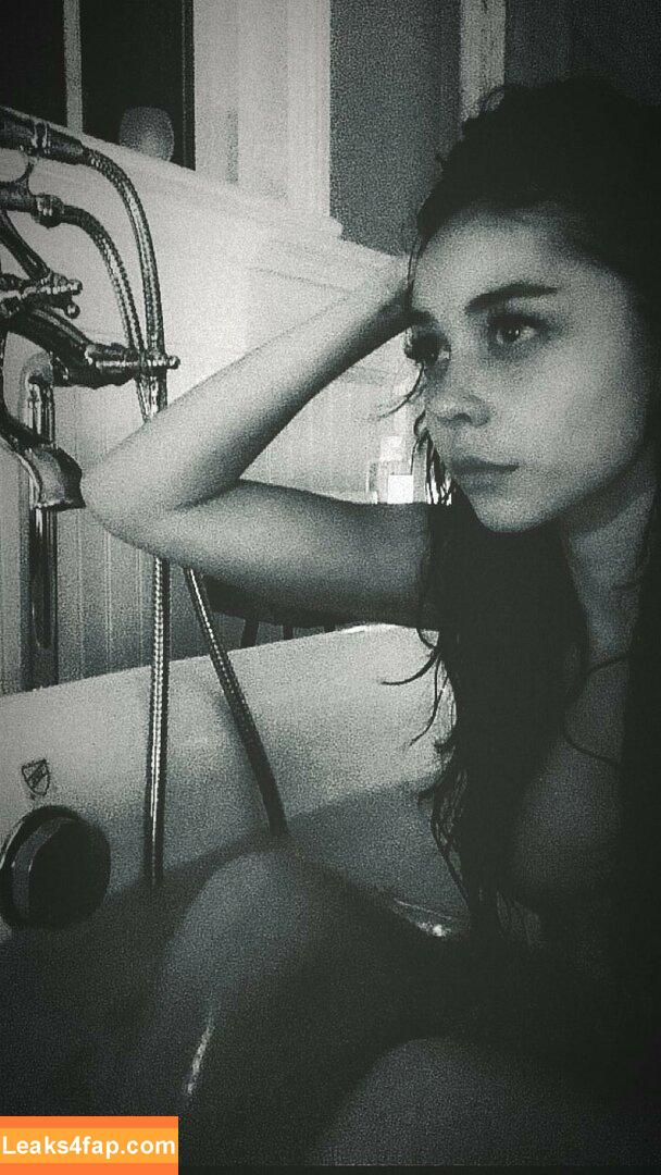 Sarah Hyland / Sarah_Hyland / https: / officialsarahhyland / sarahhyland / sarahhyland4 слитое фото фото #0043