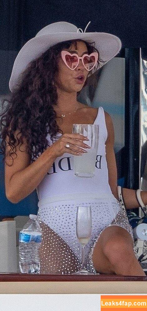 Sarah Hyland / Sarah_Hyland / sarahhyland leaked photo photo #0057