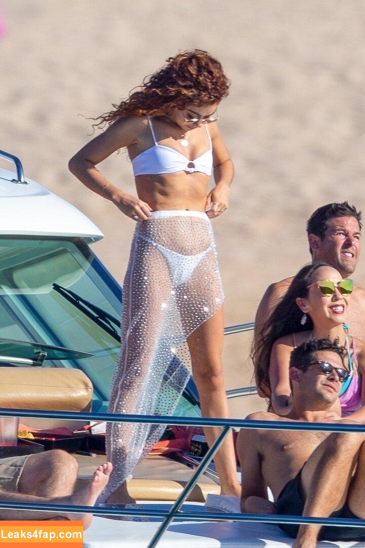 Sarah Hyland / Sarah_Hyland / sarahhyland leaked photo photo #0380