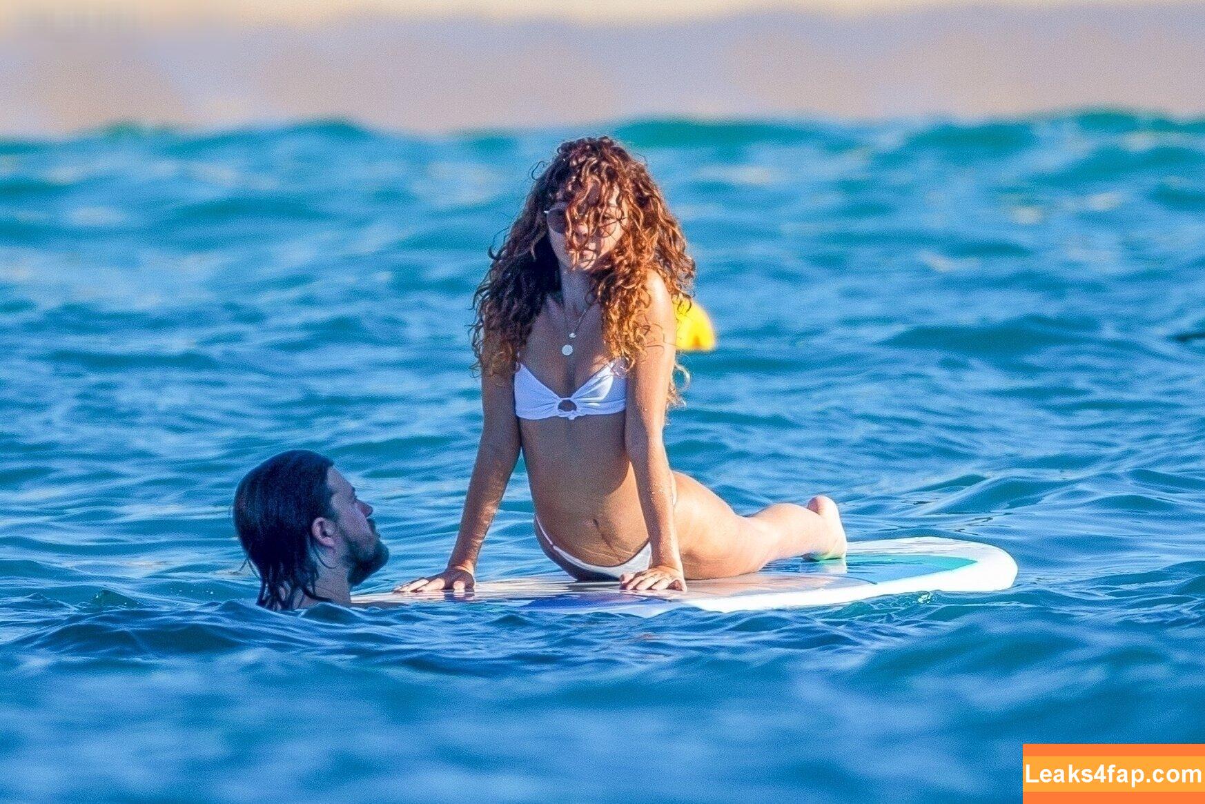 Sarah Hyland / Sarah_Hyland / sarahhyland leaked photo photo #0384