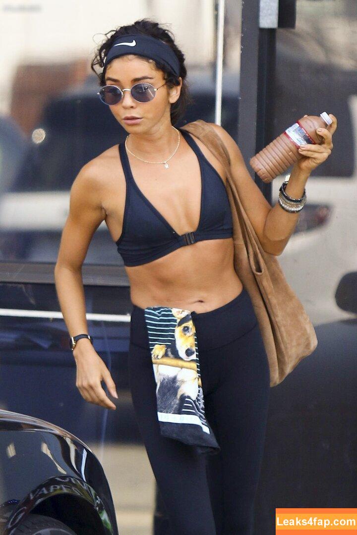 Sarah Hyland / Sarah_Hyland / sarahhyland leaked photo photo #0388