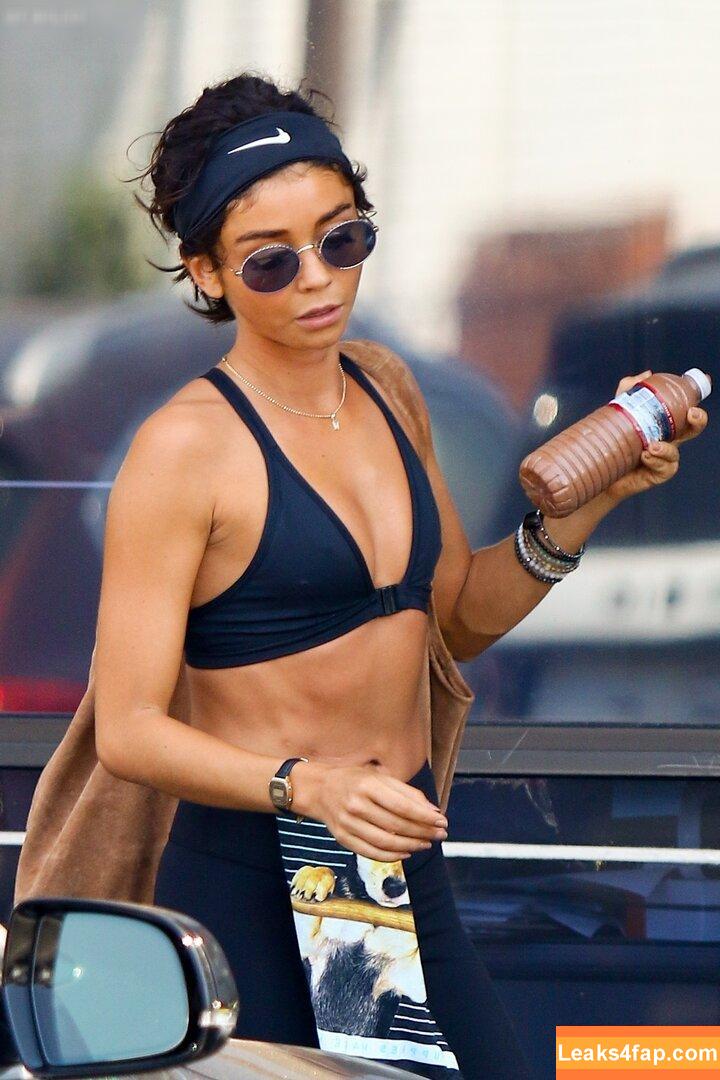 Sarah Hyland / Sarah_Hyland / sarahhyland leaked photo photo #0389