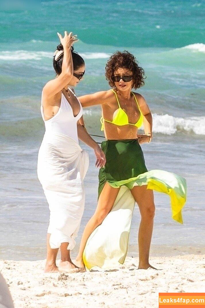 Sarah Hyland / Sarah_Hyland / sarahhyland leaked photo photo #0413