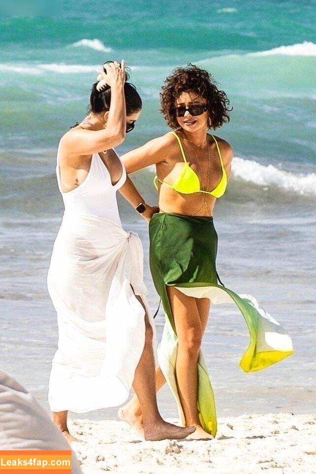 Sarah Hyland / Sarah_Hyland / sarahhyland leaked photo photo #0414