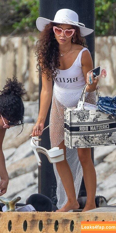 Sarah Hyland / Sarah_Hyland / sarahhyland leaked photo photo #0479