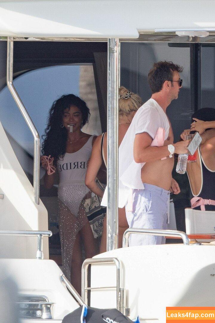 Sarah Hyland / Sarah_Hyland / sarahhyland leaked photo photo #0481