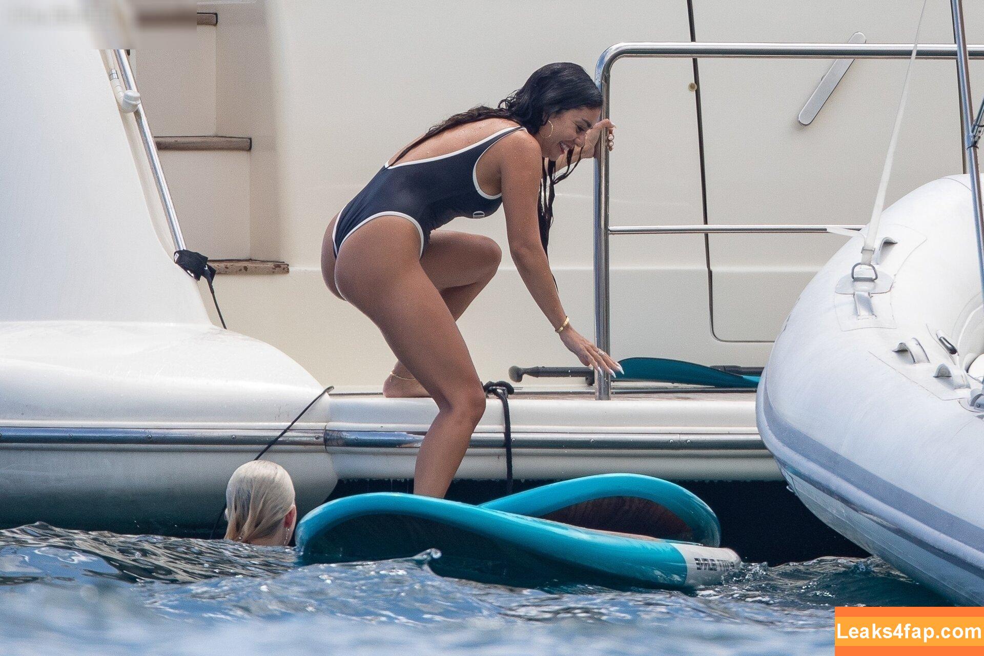 Sarah Hyland / Sarah_Hyland / sarahhyland leaked photo photo #0555