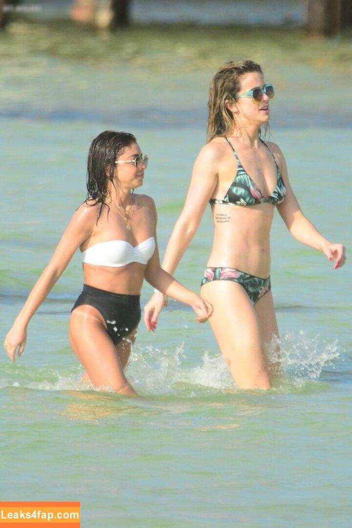 Sarah Hyland / Sarah_Hyland / sarahhyland leaked photo photo #0609