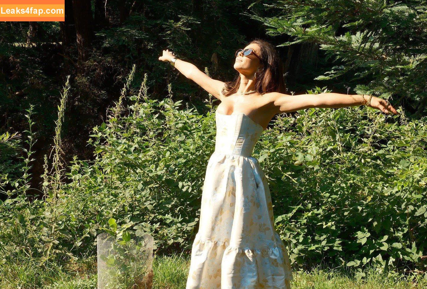 Sarah Hyland / Sarah_Hyland / sarahhyland слитое фото фото #0851
