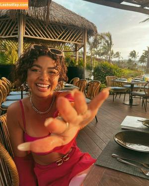 Sarah Hyland photo #0165