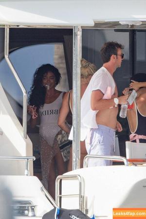 Sarah Hyland photo #0481