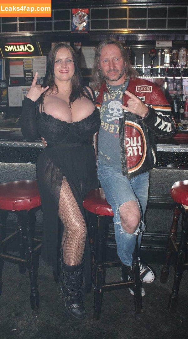 Sarah Lang /  leaked photo photo #0003