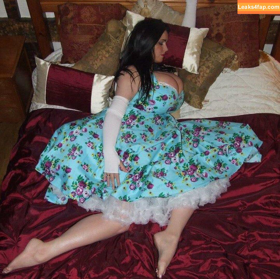 Sarah Lang /  leaked photo photo #0022