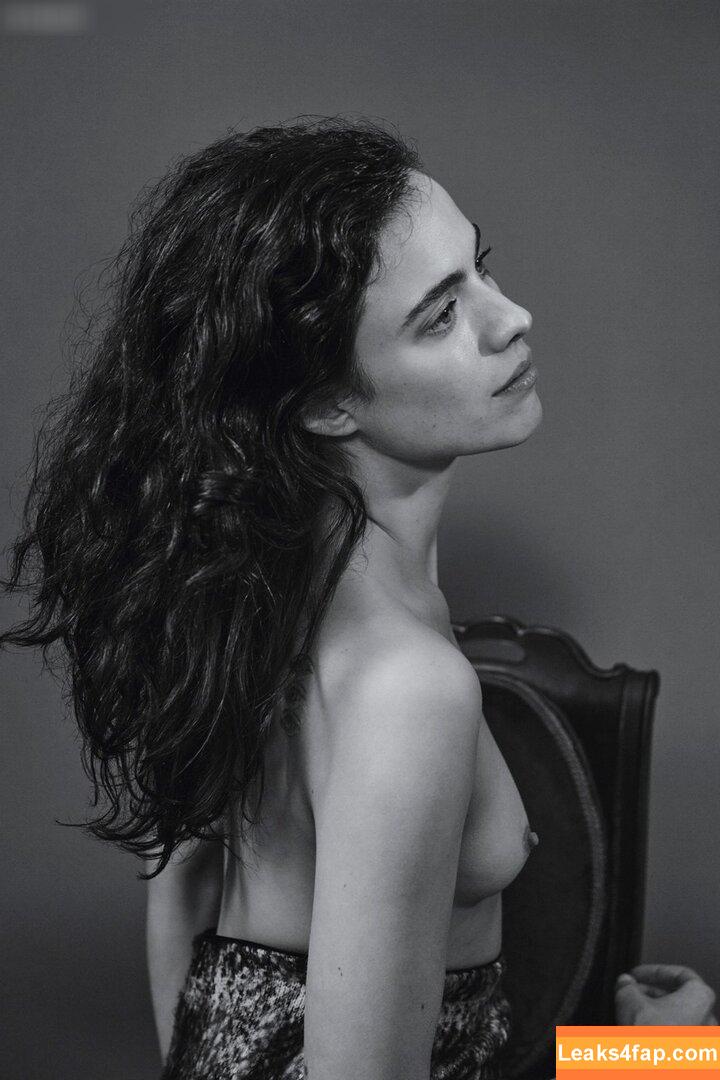 Sarah Margaret Qualley /  leaked photo photo #0020