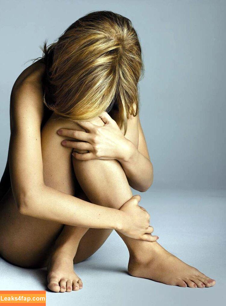 Sarah Michelle /  leaked photo photo #0018