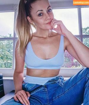 Sarah Milkowski photo #0311