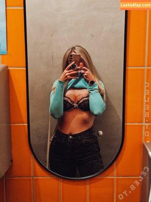 Sarah Milkowski photo #0329