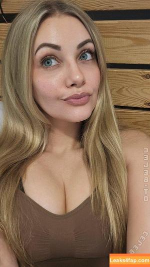 Sarah Milkowski photo #0336