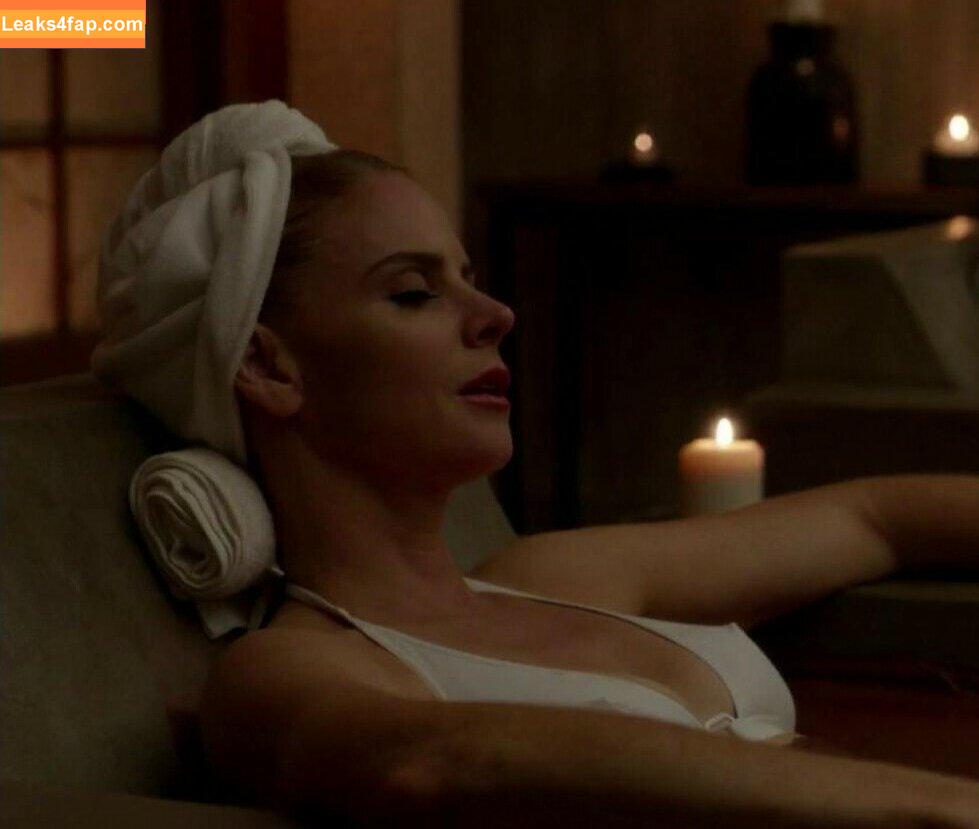 Sarah Rafferty / iamsarahgrafferty leaked photo photo #0010