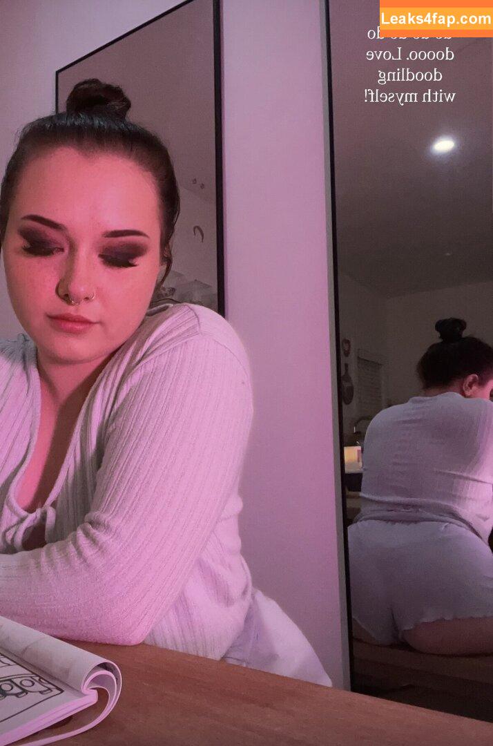 Sarah Schauer / sarahschauer leaked photo photo #0008