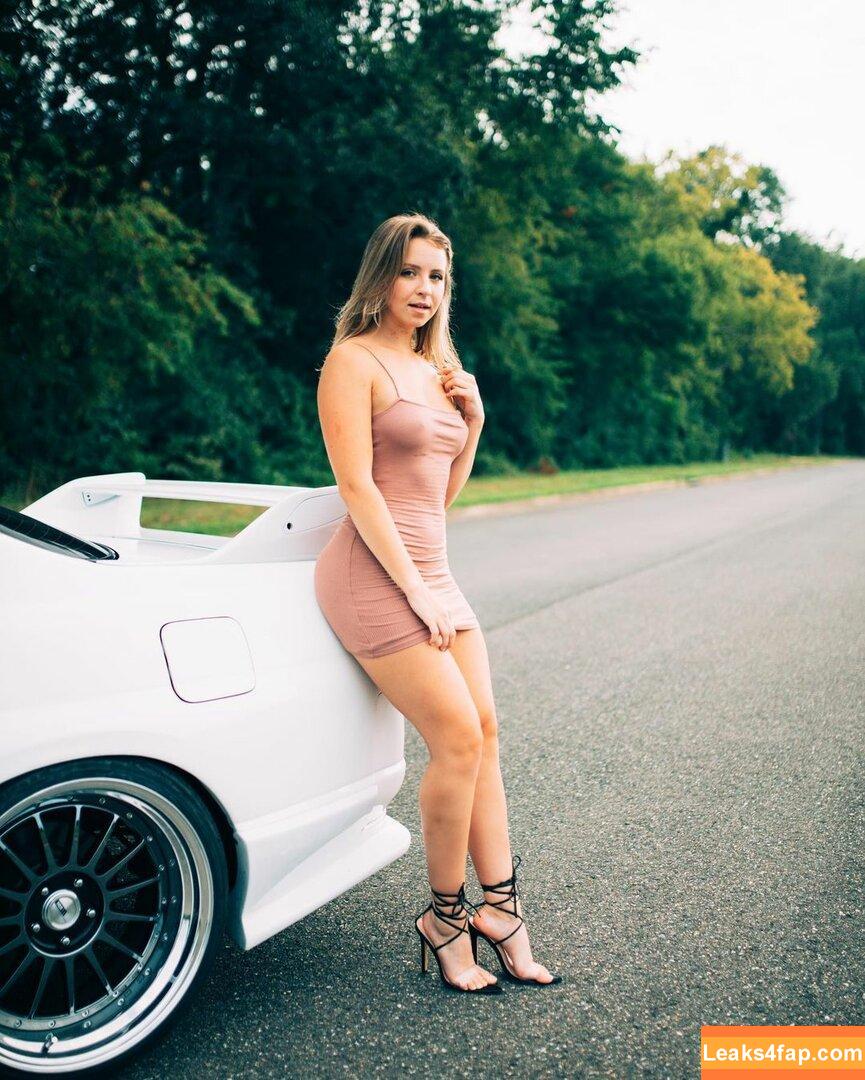 Sarah Senecal / Sen.cityy leaked photo photo #0006