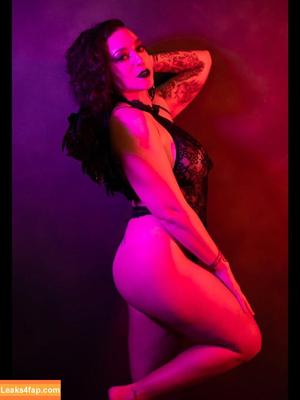 Sarah The Rebel photo #0084