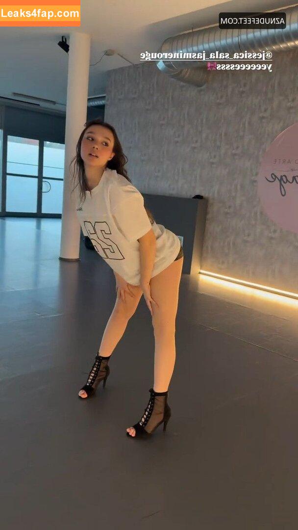 Sarah Toscano /  leaked photo photo #0004