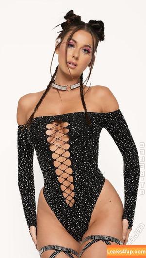 Sarah Waddles photo #0225