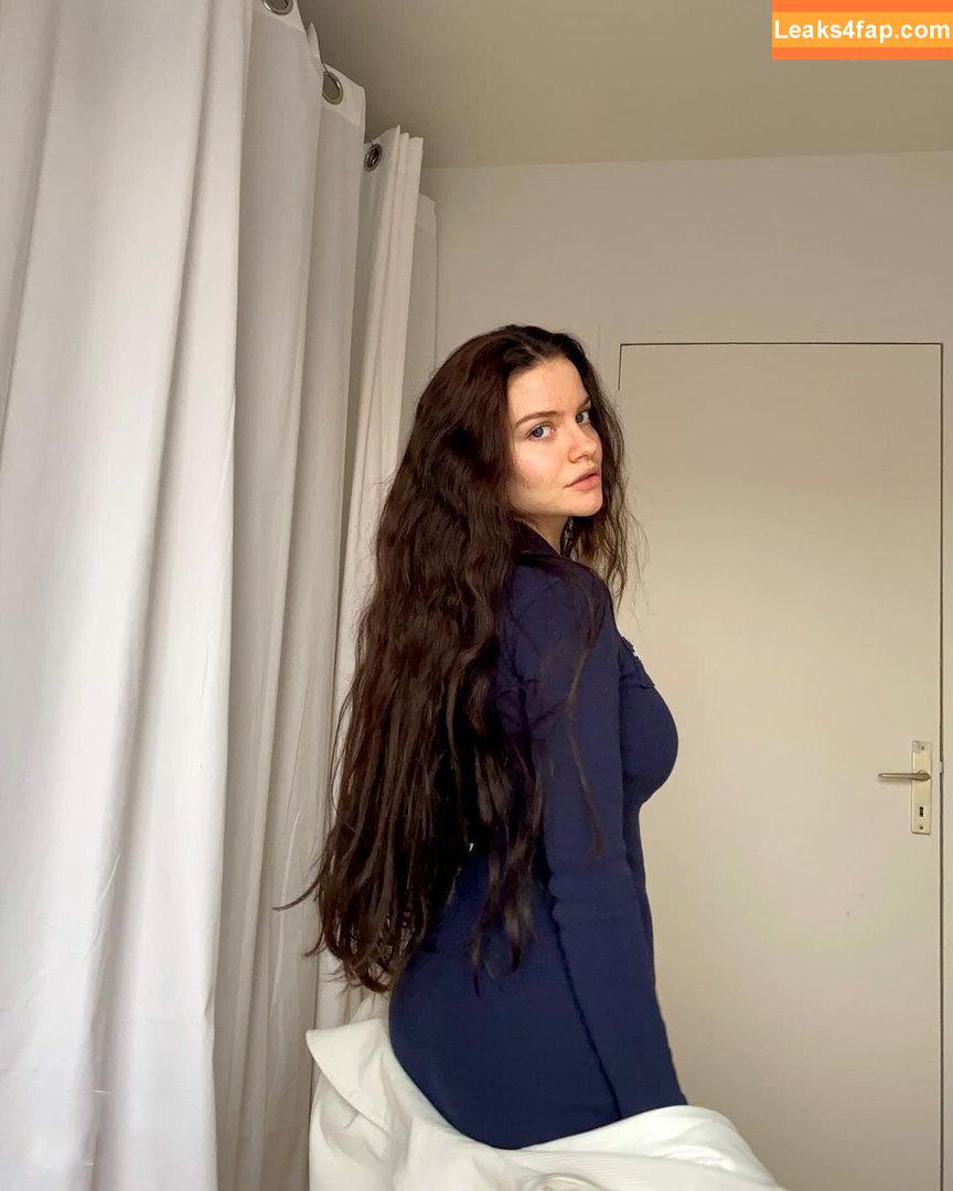 sarahhbl /  leaked photo photo #0007