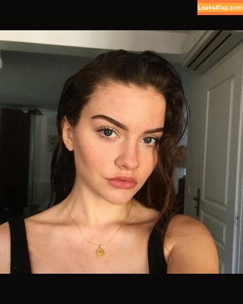 sarahhbl /  leaked photo photo #0013