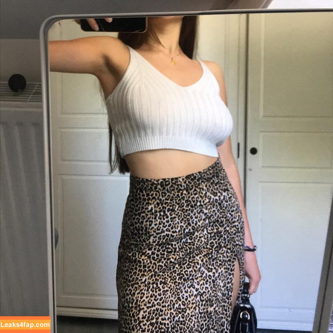 sarahhbl /  leaked photo photo #0018