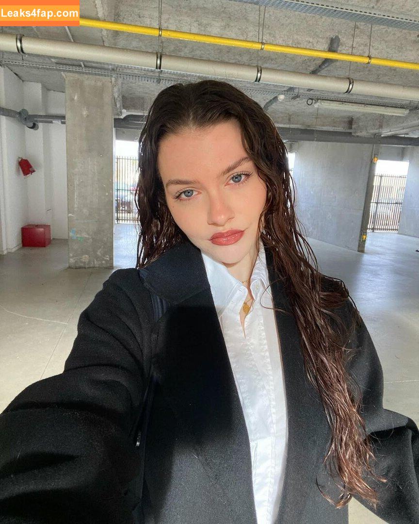 sarahhbl /  leaked photo photo #0029