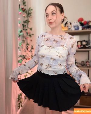 SarahKey photo #0244