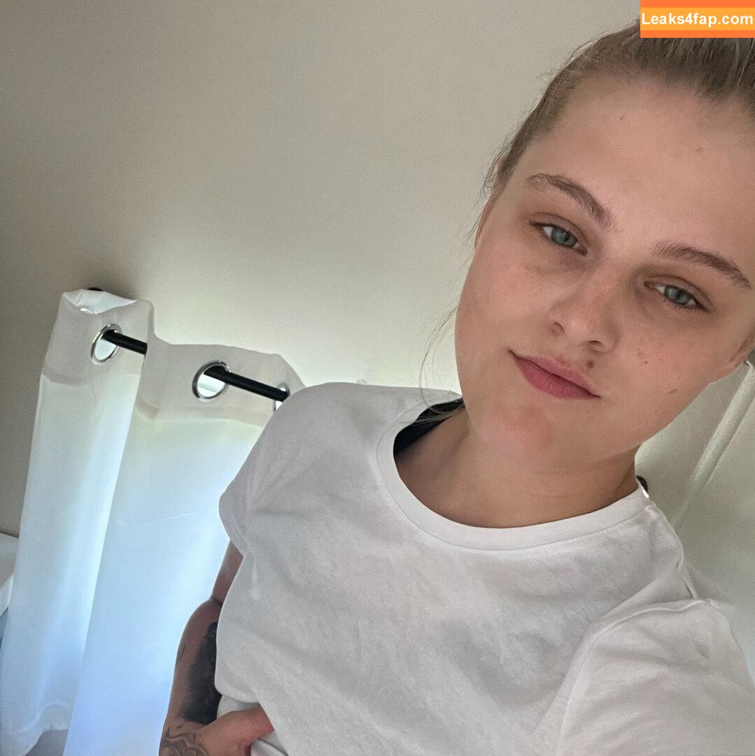 saras_wood / Sara Woods leaked photo photo #0040