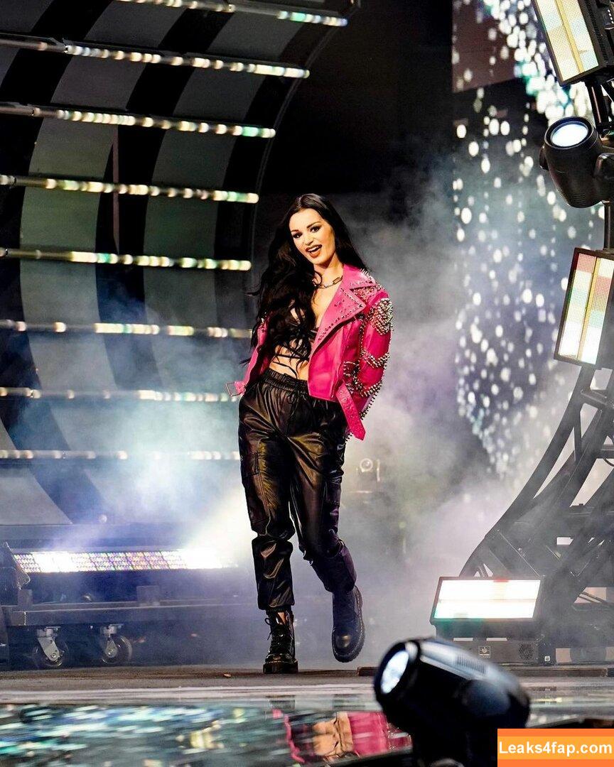 Saraya Bevis / realpaigewwe leaked photo photo #0008