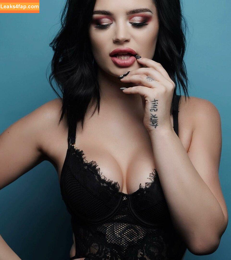 Saraya Bevis / realpaigewwe leaked photo photo #0023