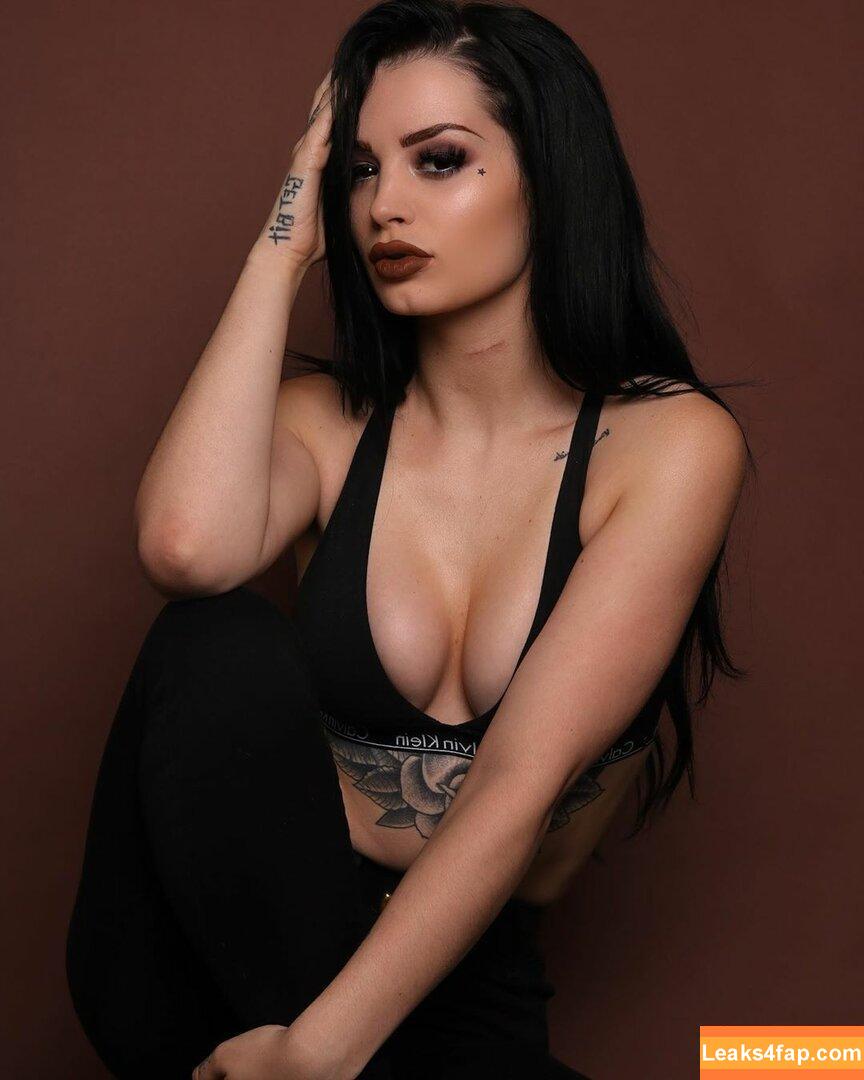 Saraya Bevis / realpaigewwe leaked photo photo #0036