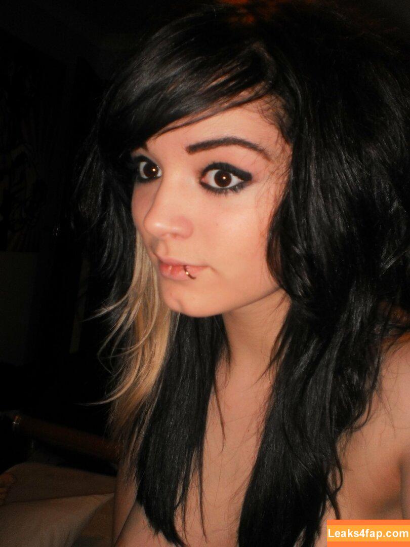 Saraya Bevis / realpaigewwe leaked photo photo #0068