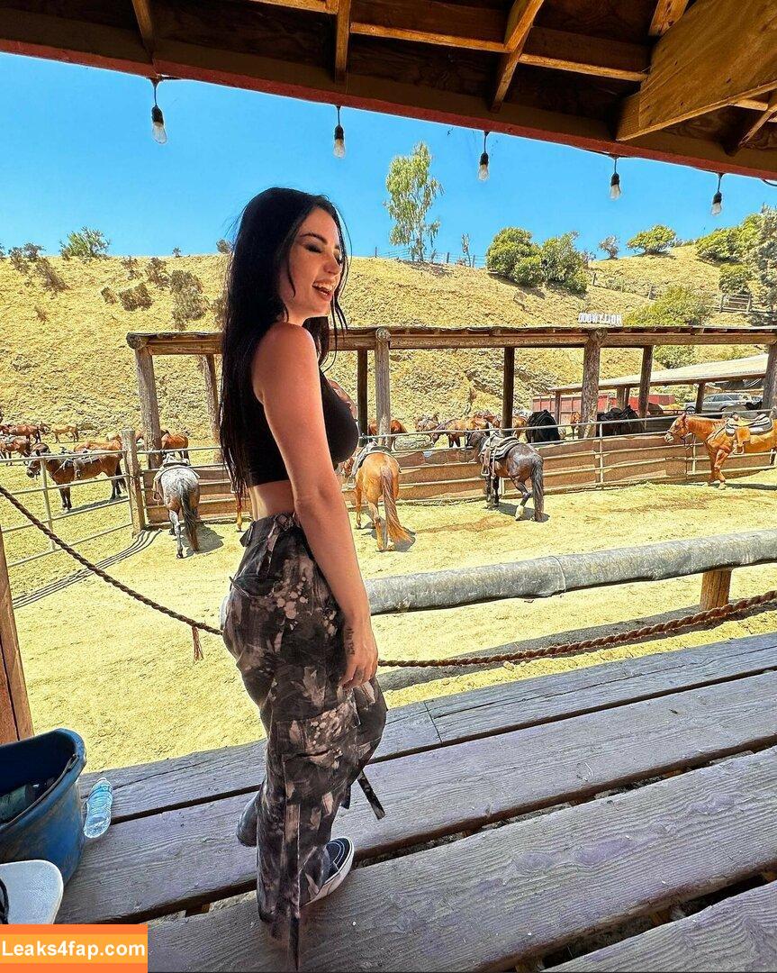 Saraya Bevis / realpaigewwe leaked photo photo #0096