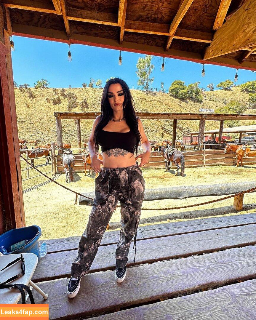 Saraya Bevis / realpaigewwe leaked photo photo #0097