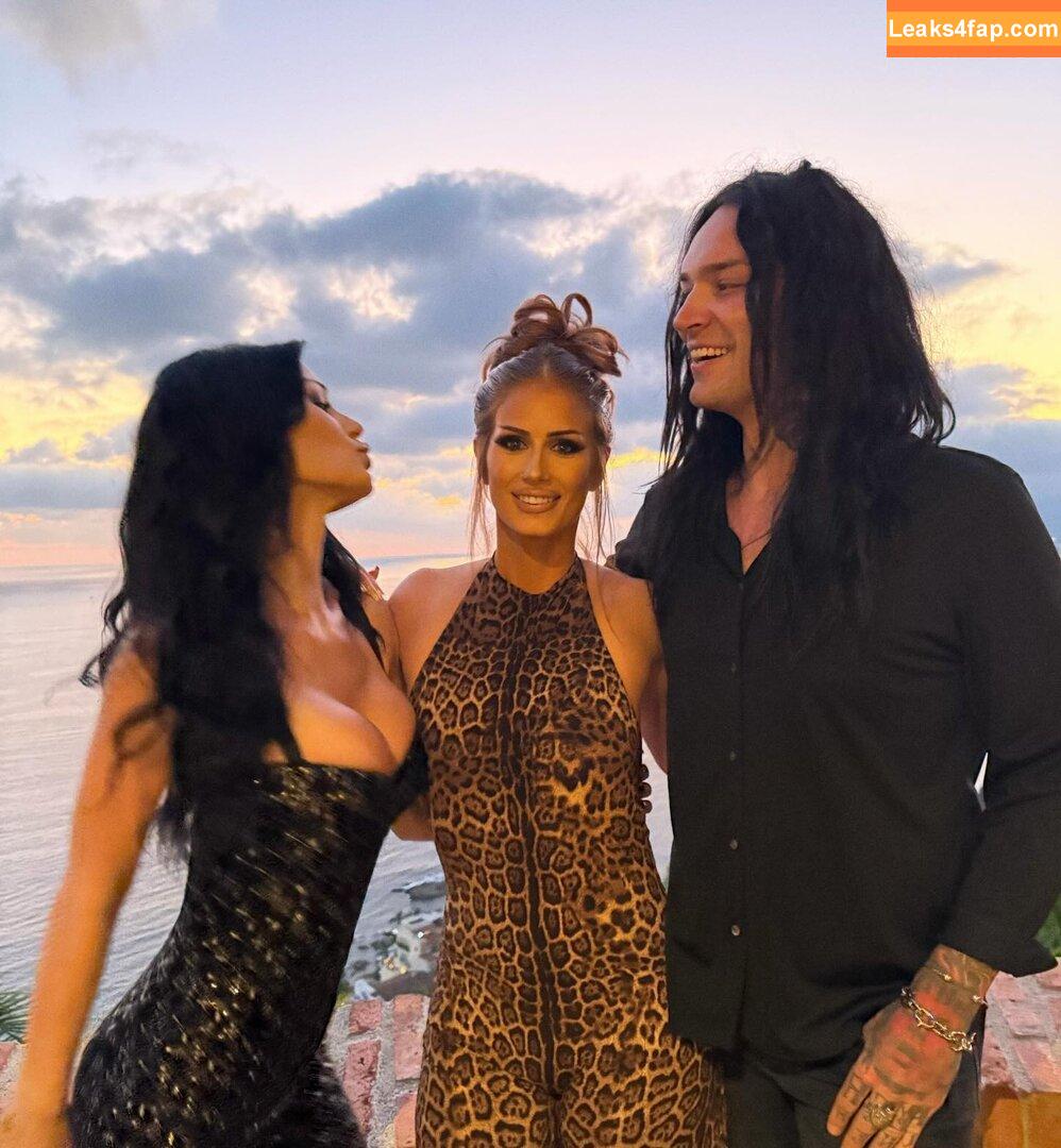 Saraya Bevis / realpaigewwe leaked photo photo #0441