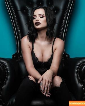Saraya Bevis photo #0016