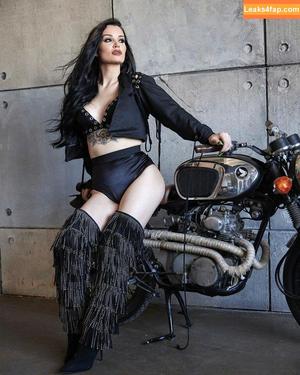 Saraya Bevis photo #0038