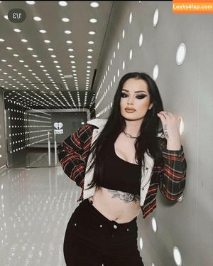 Saraya Bevis photo #0058