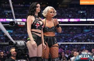 Saraya Bevis photo #0125