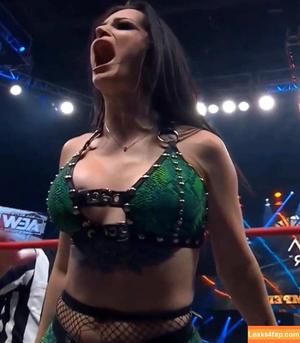 Saraya Bevis photo #0152