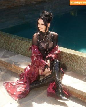 Saraya Bevis photo #0383