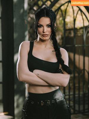 Saraya Bevis photo #0421