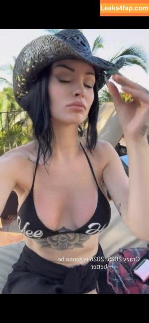 Saraya Bevis photo #0443