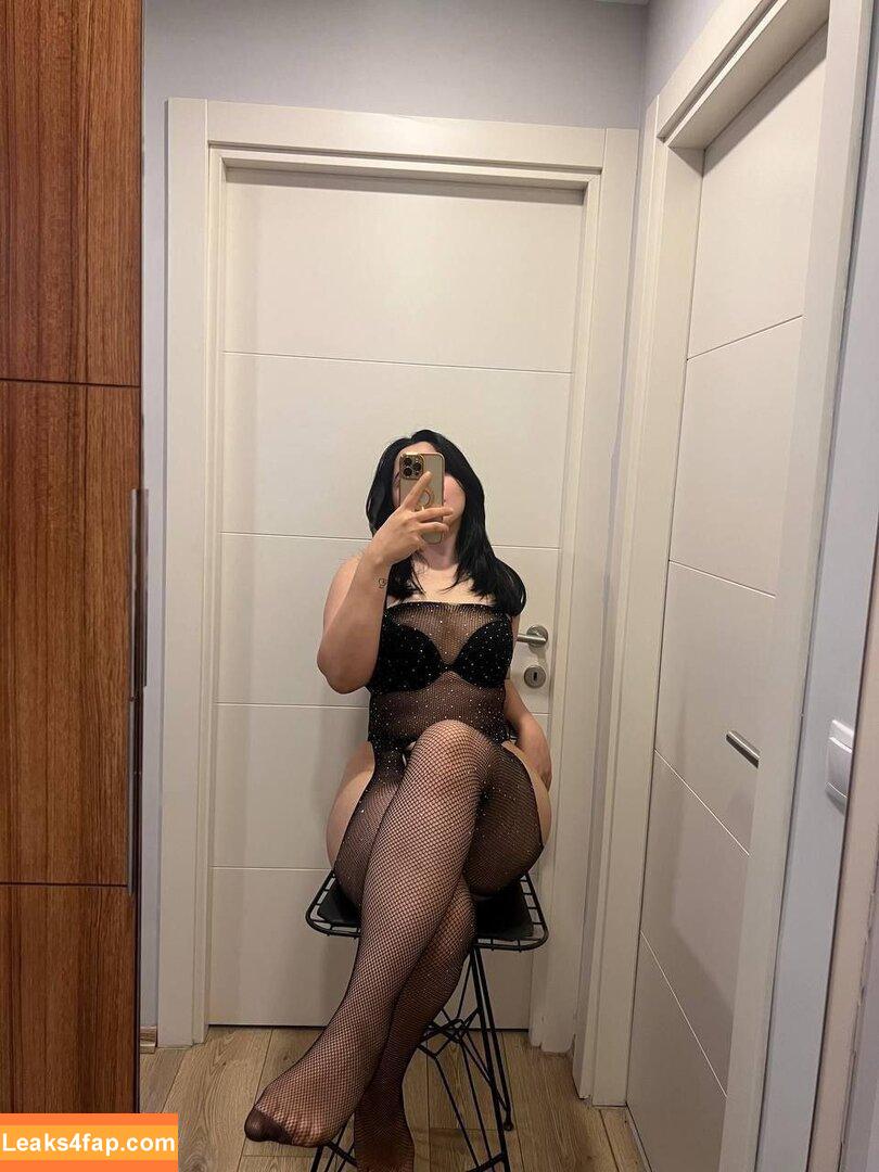 Sarem Uysal / Sareelle / saremuysal0 leaked photo photo #0051